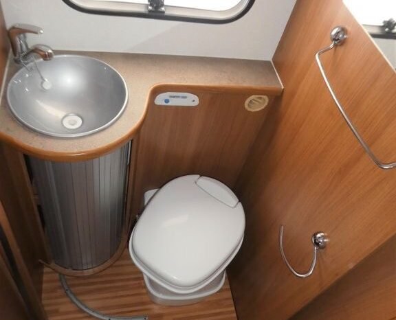 
								CAMPING-CAR PROFILÉ Klima XGO 95 Plus – lits jumeaux – auto.Sat/TV full									