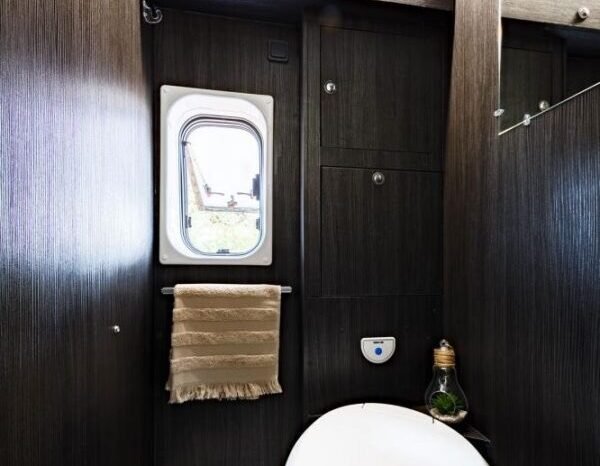 
								FOURGON AMÉNAGÉ – BENIMAR BENIVAN 104 UP full									