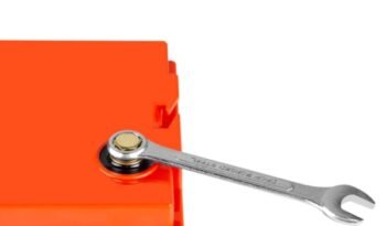 
										Batterie LiFePO4 100Ah 12.8V pour camping-car caravane camping bateau hors réseau avec Bluetooth full									