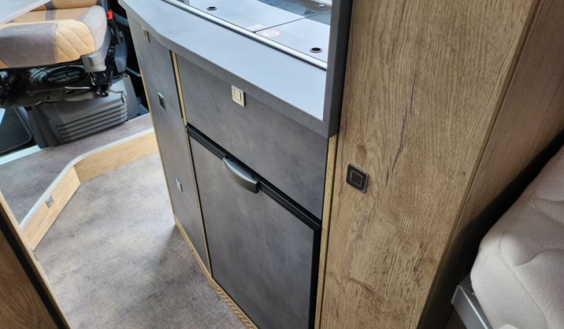 
								FOURGON AMÉNAGÉ ROBETA KRONOS DN1559 full									