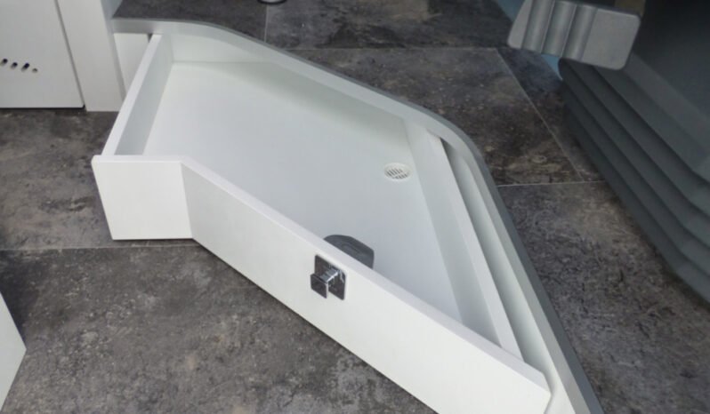 
								FOURGON AMÉNAGÉ – ROBETA HELIOS DN1175 full									