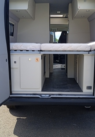 
								FOURGON AMÉNAGÉ – ROBETA HELIOS DN1175 full									