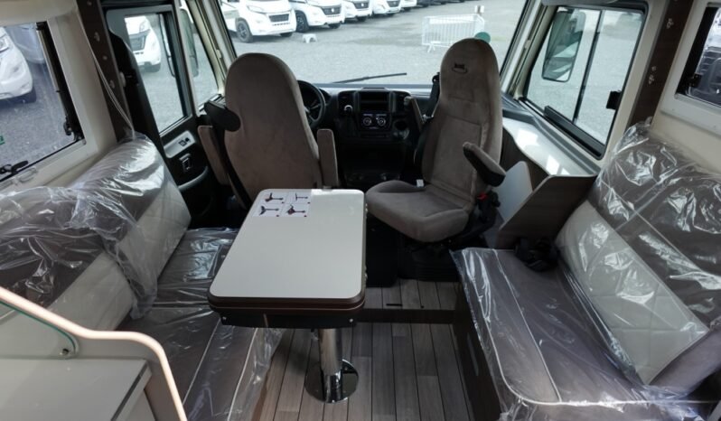 
								CAMPING-CAR – INTÉGRAL – MC LOUIS NEVIS 881 full									