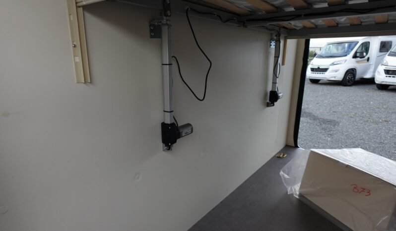 
								CAMPING-CAR – INTÉGRAL – MC LOUIS NEVIS 881 full									