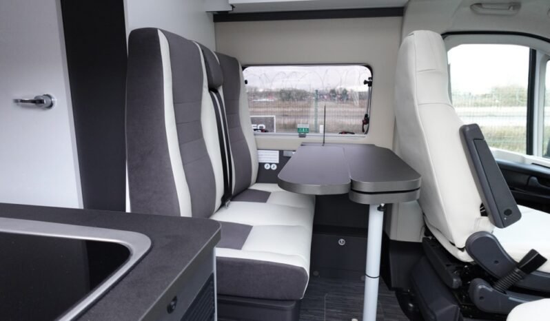 
								MC LOUIS S-LINE VAN 1 full									