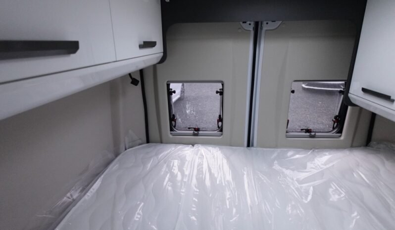 
								MC LOUIS S-LINE VAN 1 full									