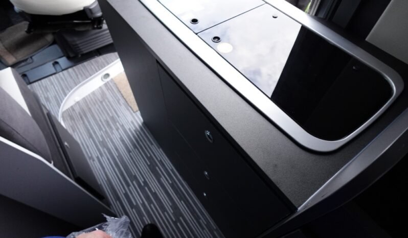 
								MC LOUIS S-LINE VAN 1 full									