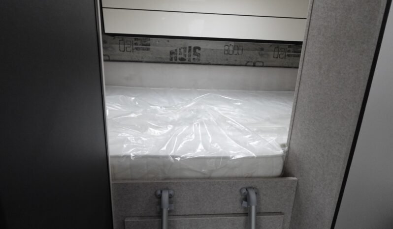 
								MC LOUIS MC4 SLIM 331 full									