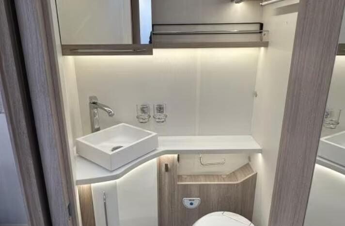 
								Rapido 8096 DF -Premium Edition 2020 – Full options full									